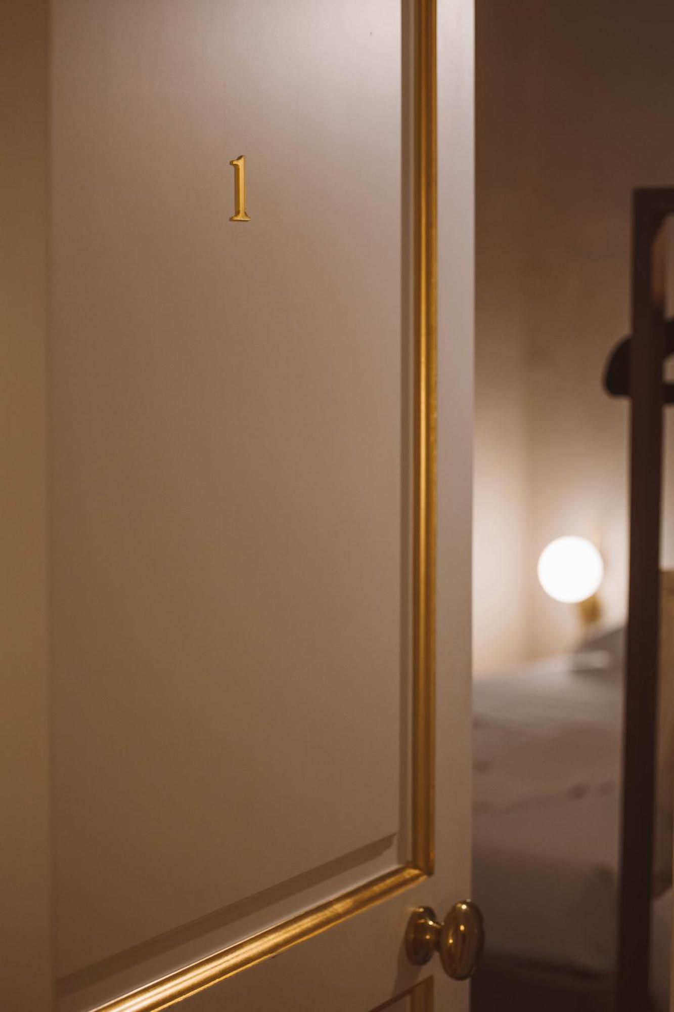 Librai Suite Napoli Bagian luar foto