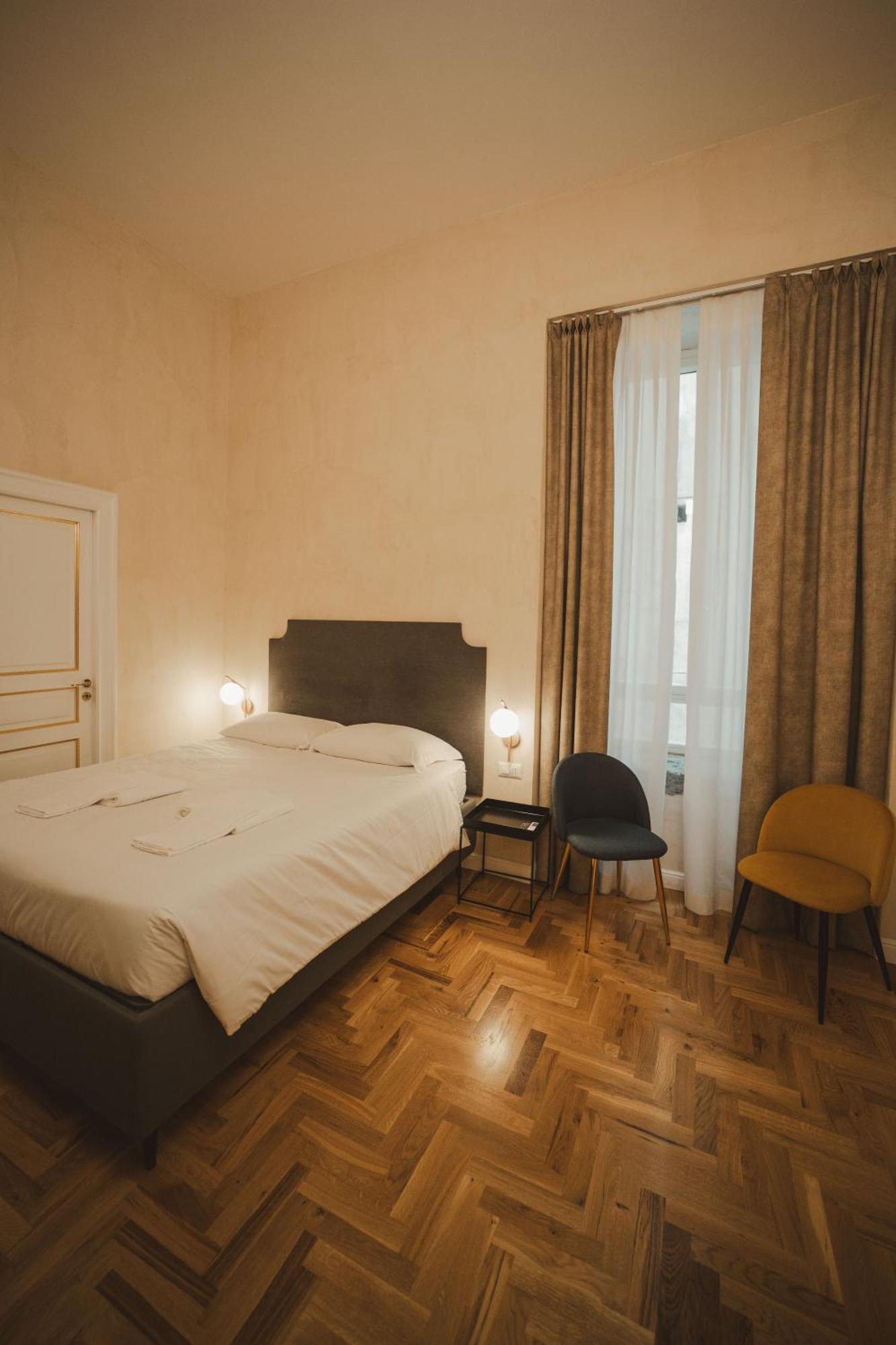 Librai Suite Napoli Bagian luar foto
